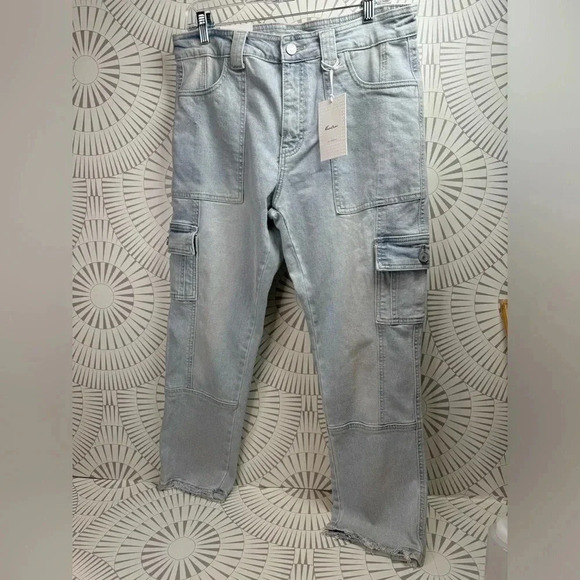 KanCan NWT Women’s Winston‎ High Rise Cargo Slim Straight Light Wash Size 29/11 - Picture 1 of 9